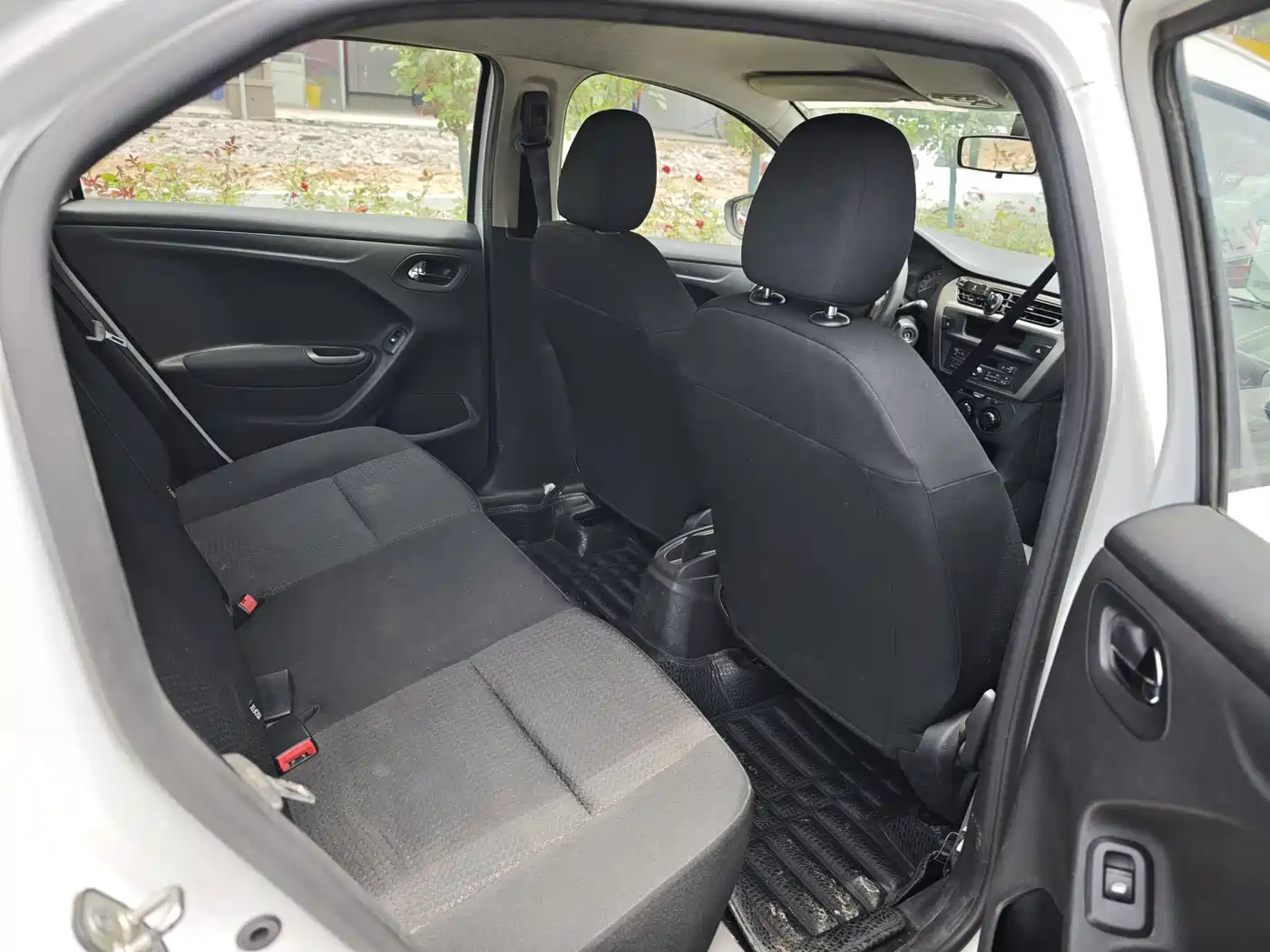 Peugeot 301 2014 2014 1.6L Manual Comfort Edition