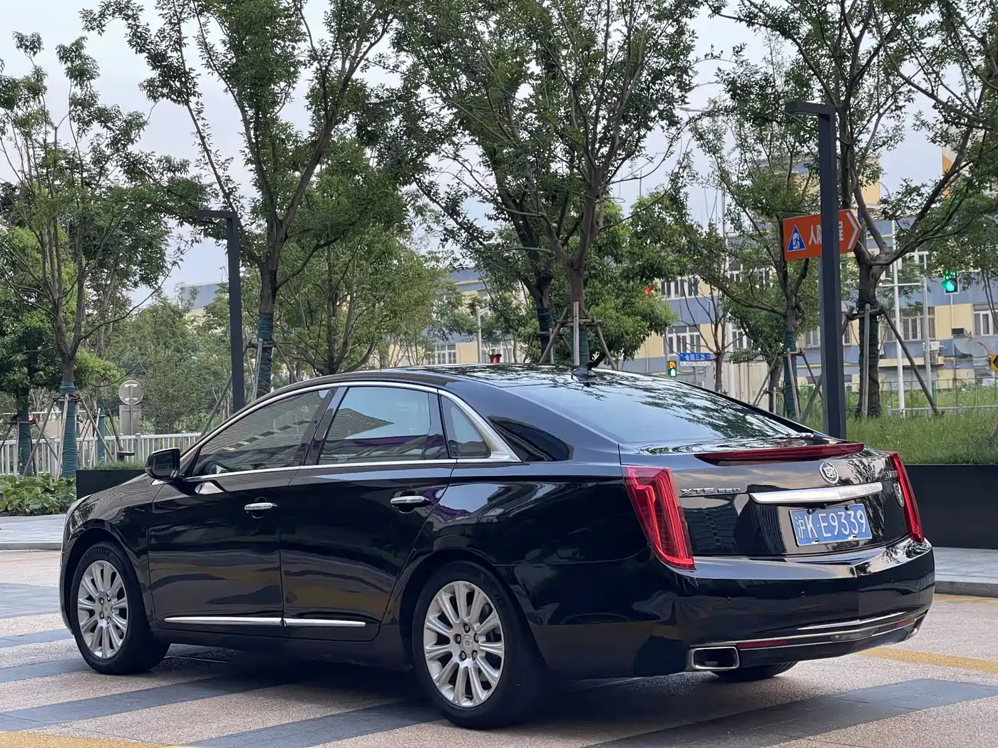 Photo 5 - Cadillac XTS