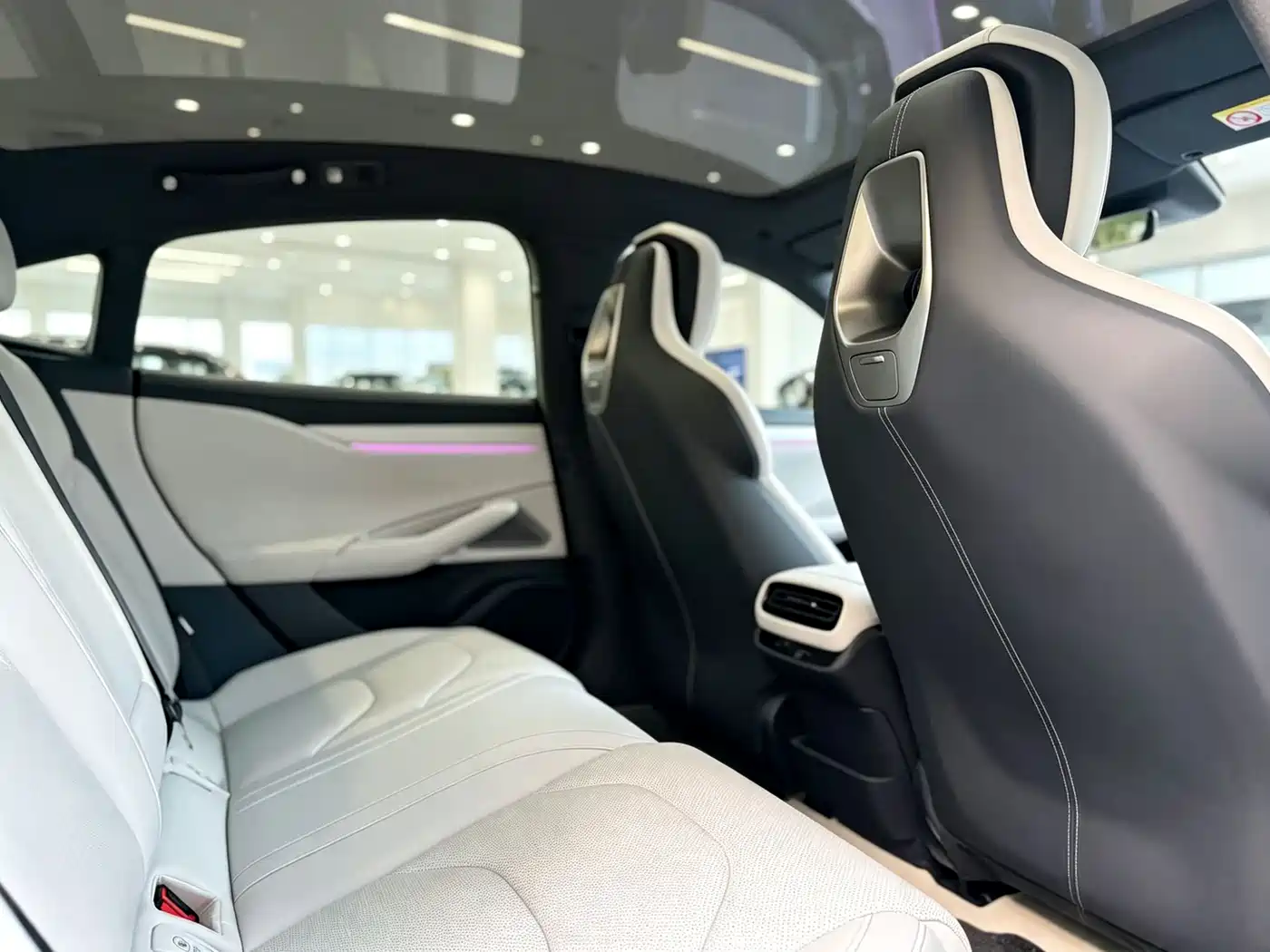 Xiaomi Auto Xiaomi SU7 2024 RWD Ultra Long Range Advanced Smart Driving Pro Edition фото 8
