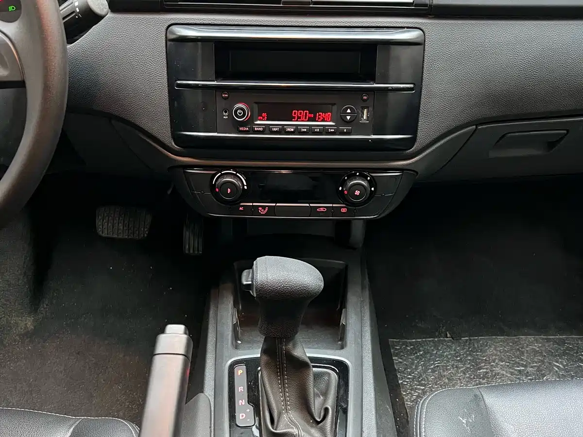 Qoros 3 2019 2018 Sedan 1.6L Auto Leading