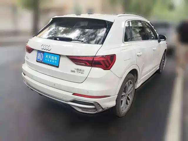 Audi Q3 2022 35 TFSI Progressive Dynamic — фото 2