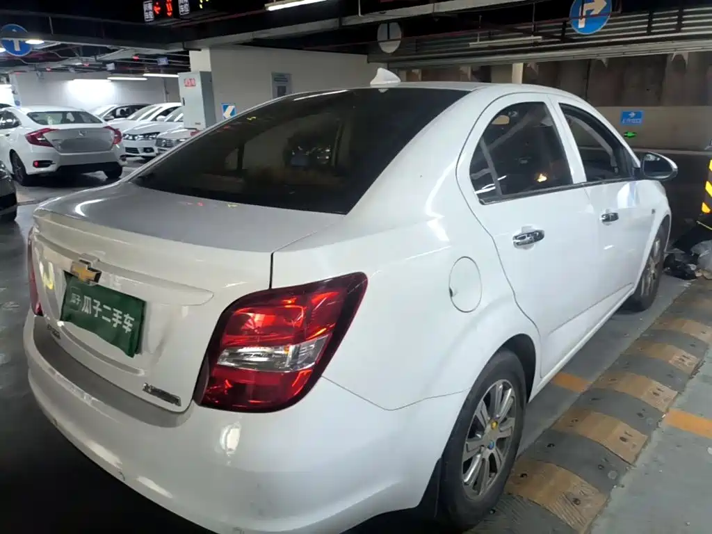 Chevrolet Aveo 2015 2014 Sedan 1.4SL MT Comfort Edition
