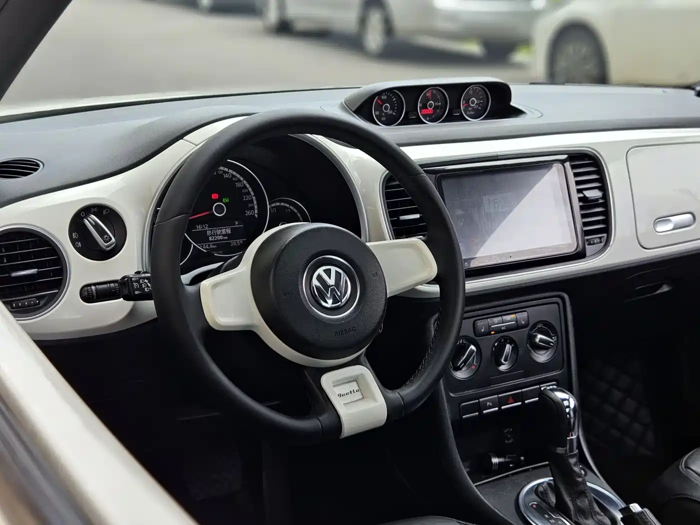 Volkswagen Beetle 2014 1.2TSI Comfort Edition фото 13