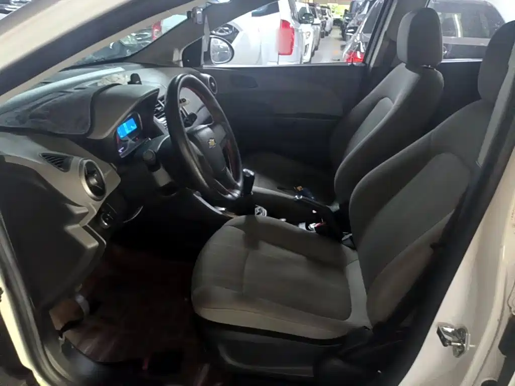 Chevrolet Aveo 2015 2014 Sedan 1.4SL MT Comfort Edition