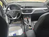 Фото 5 - Geely Vision