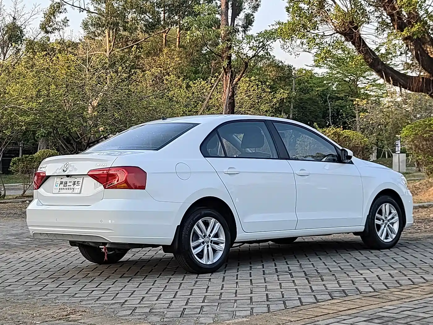 Volkswagen Jetta 2019 Dream Edition 1.4L Manual Fashion фото 7
