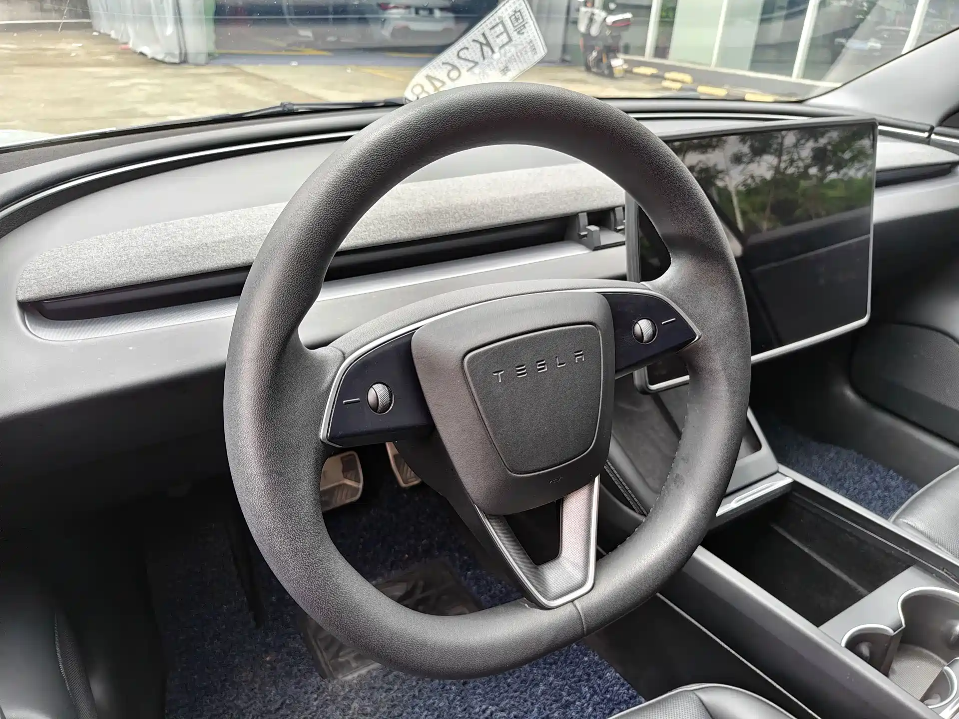 Фото 12 - Tesla Model 3
