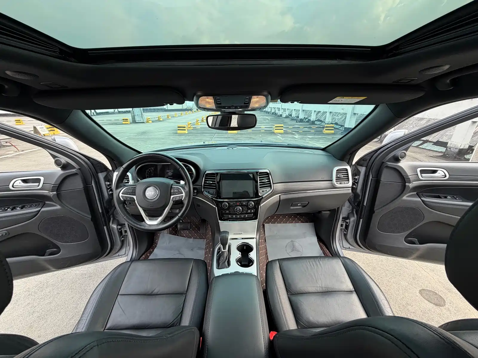 Фото 10 - Jeep Grand Cherokee (Import)