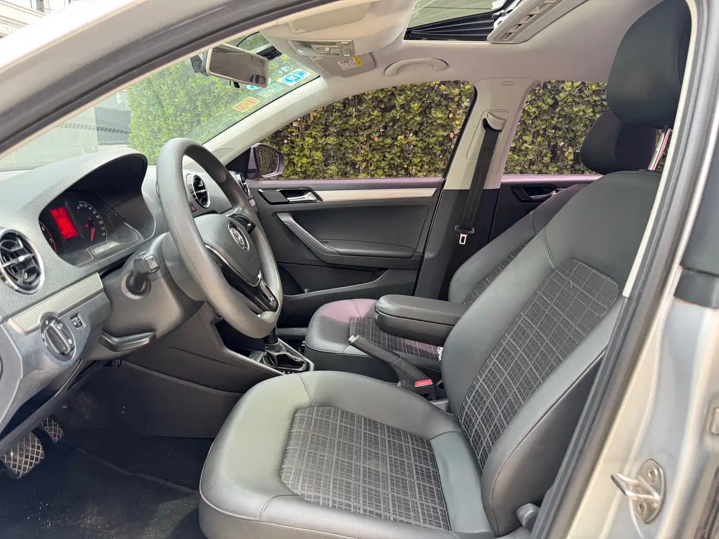 Volkswagen Jetta 2017 1.5L Automatic Comfort фото 4