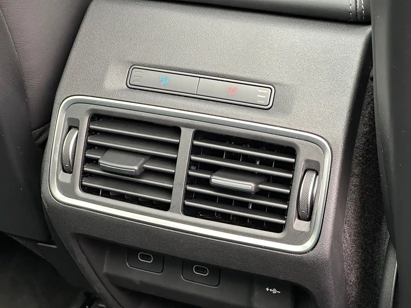 Land Rover Discovery Sport 2024 Luxury Custom Edition фото 26