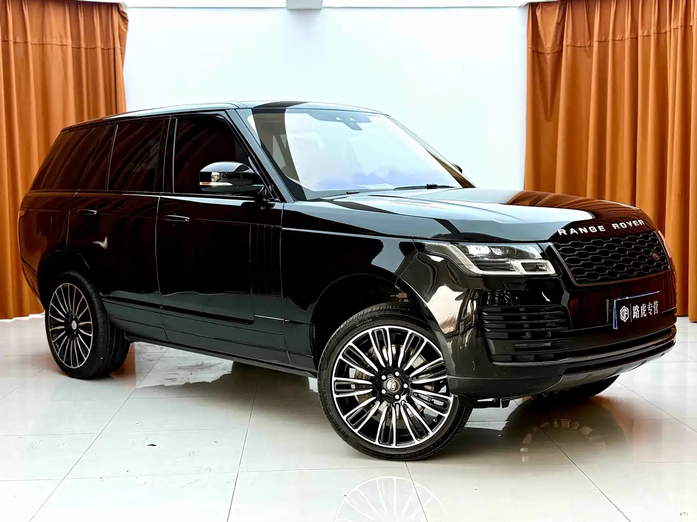 Land Rover Range Rover 2019 3.0 SC V6 Golden Age Edition фото 3