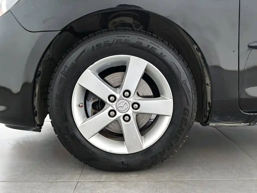 Photo 17 - Mazda 3