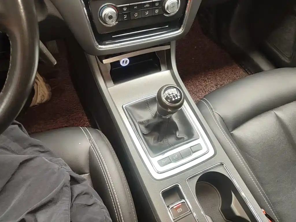 Roewe i6 2017 2017 20T Manual Luxury Edition