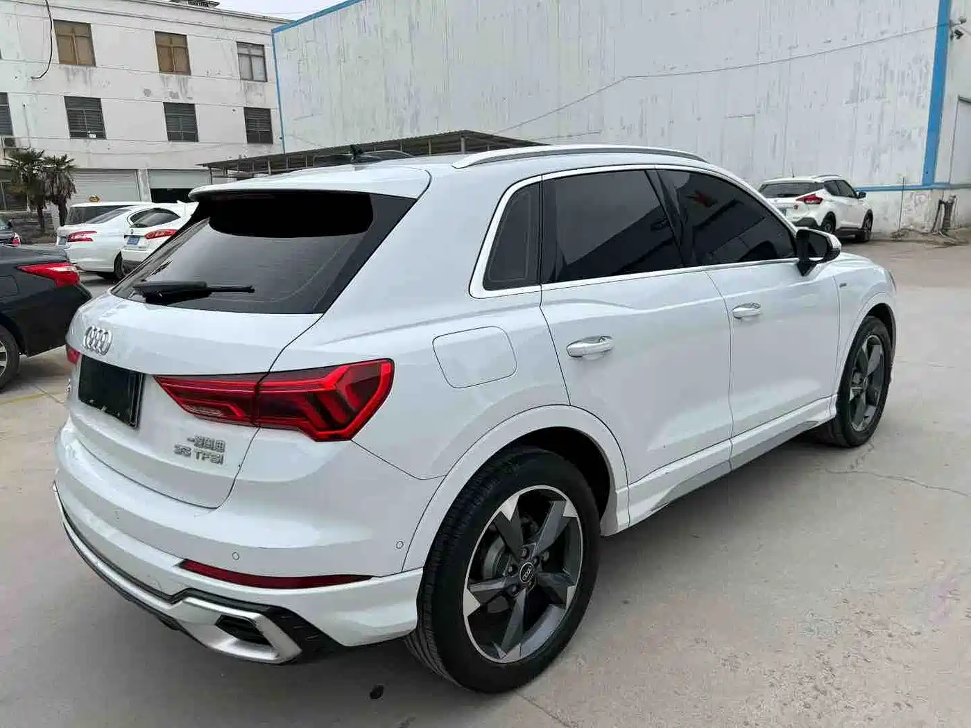 Audi Q3 2024 35 TFSI Fashion Sport фото 4