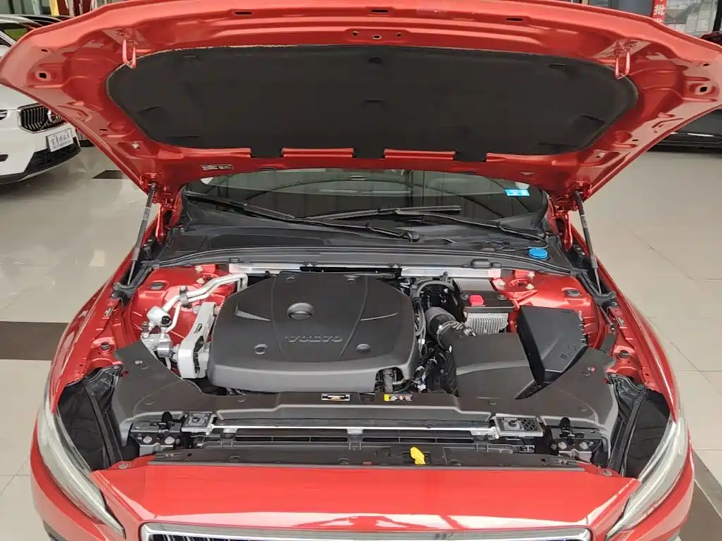Фото 20 - Volvo S60