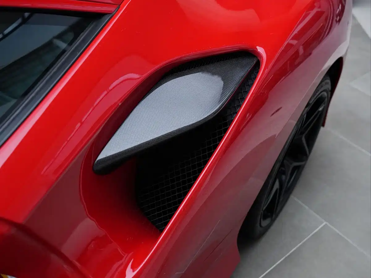 صورة 11 - Ferrari F8
