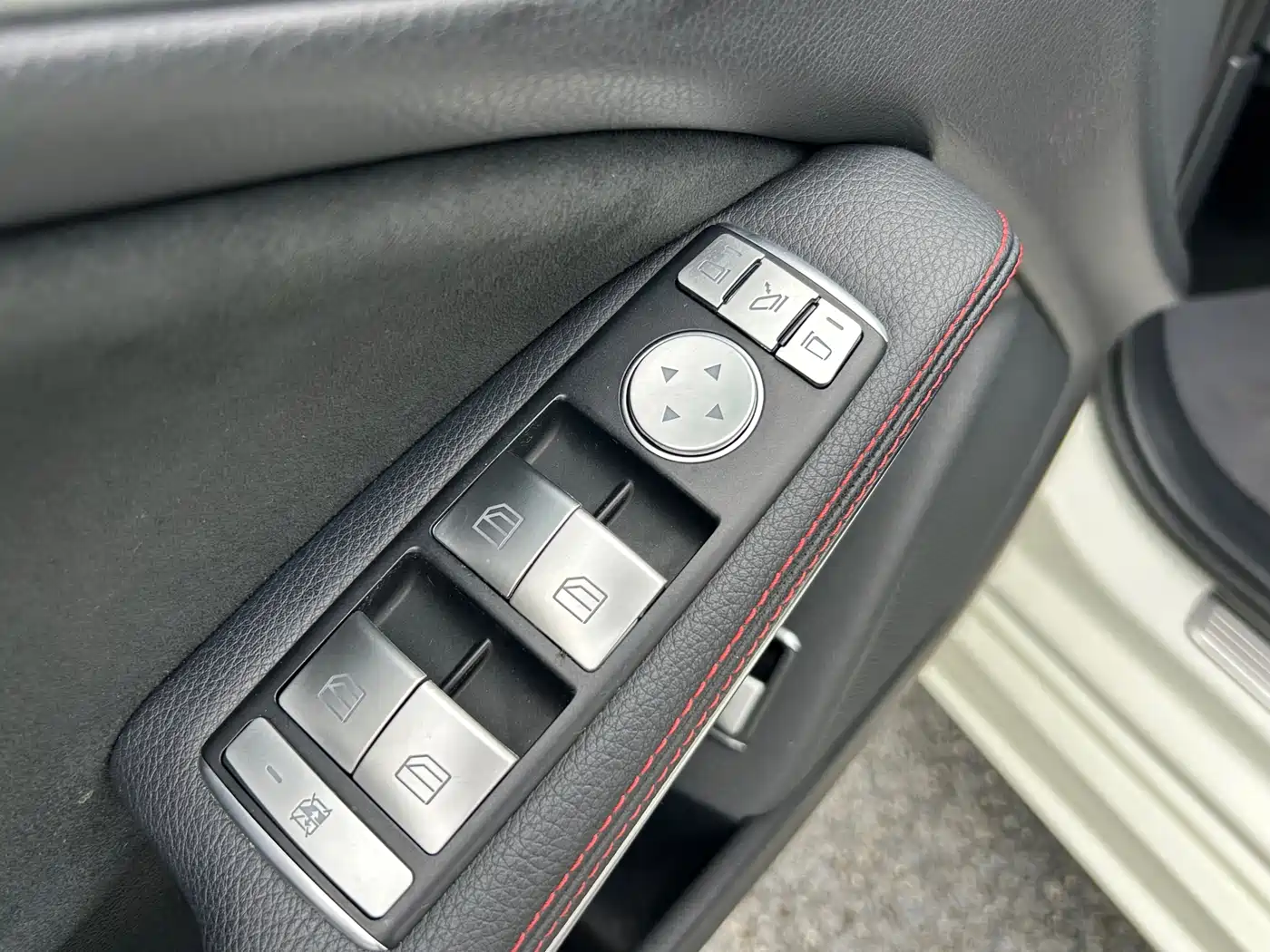 Mercedes-Benz CLA (Import) 2016 CLA 220 4MATIC фото 9