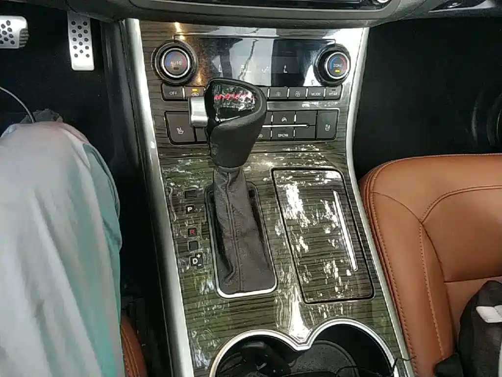 Haval H8 2015 2015 2.0T 2WD Luxury