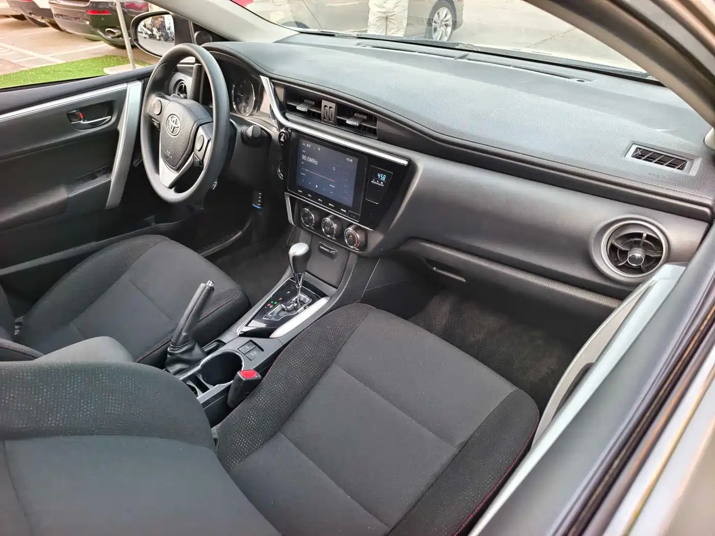 Toyota Corolla 2018 1.2T S-CVT GL-i Smart Shine Edition фото 18