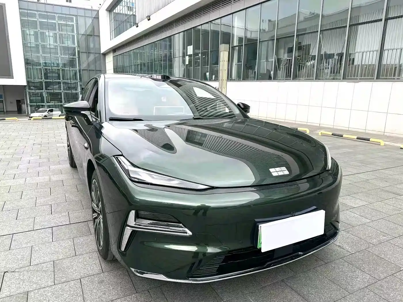 Geely Galaxy Galaxy Xingyao 8 2025 60km EM-i Luxury Edition фото 9