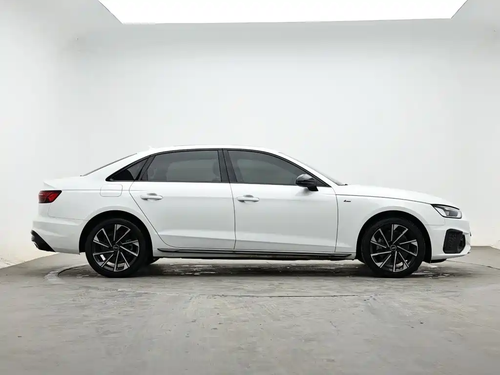 Photo 5 - Audi A4L