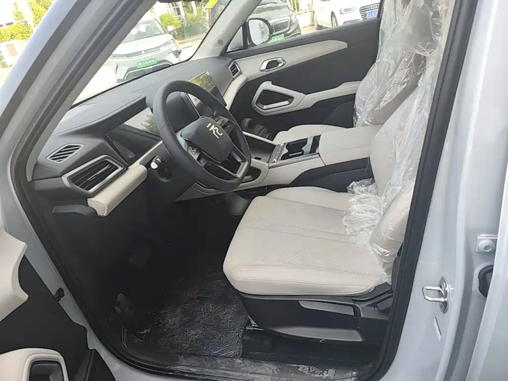 BYD Yuan UP 2026 2025 Model 301KM Navigator