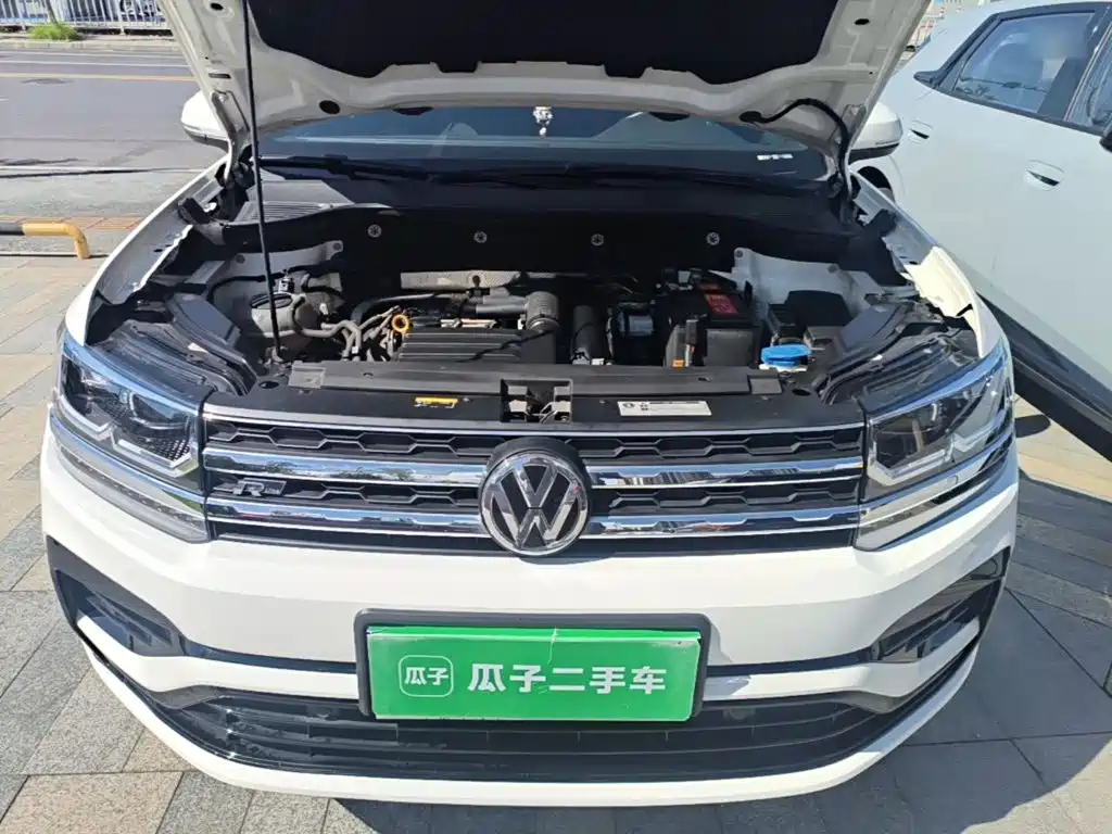 صورة 20 - Volkswagen Tharu