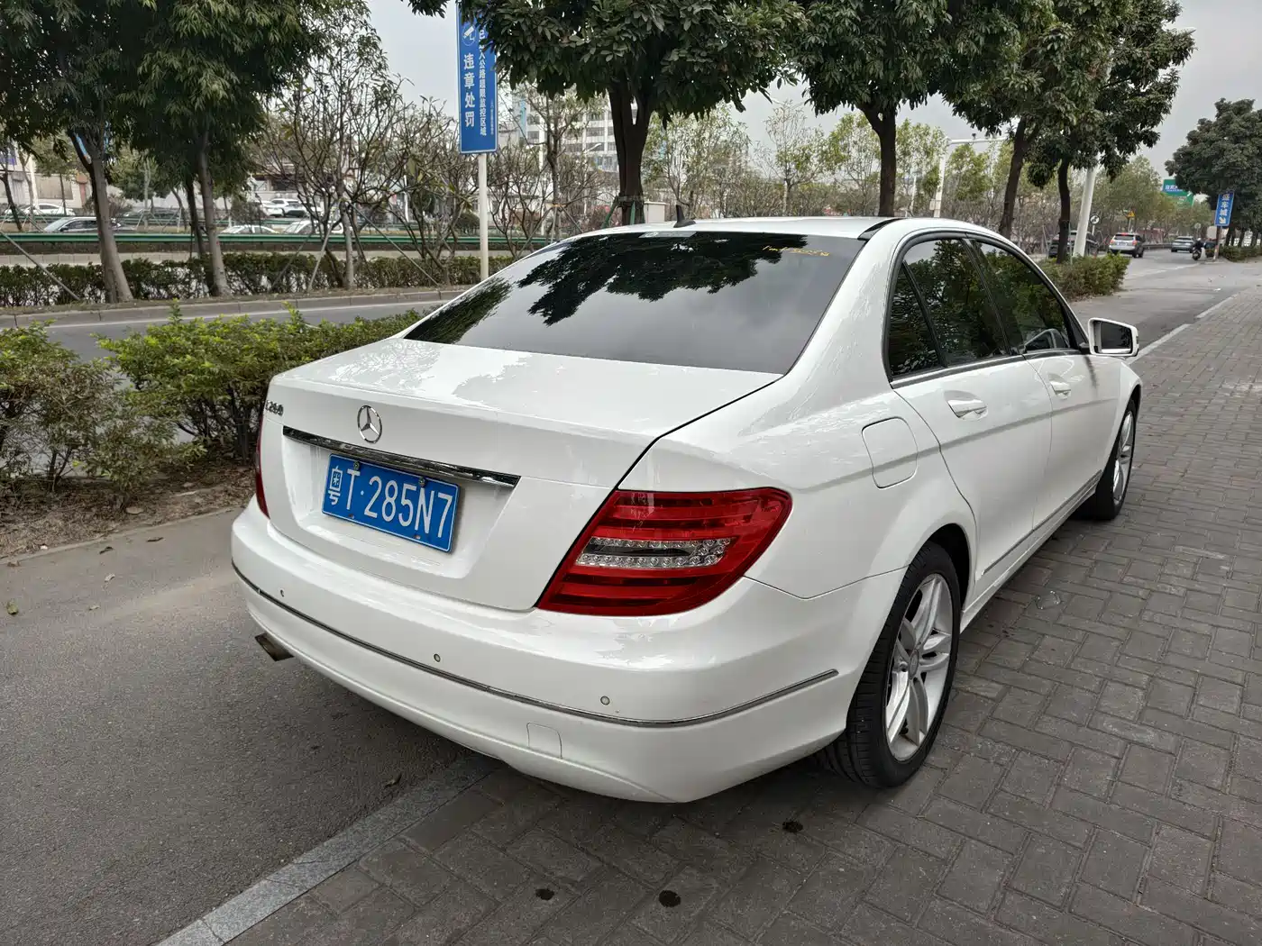 Mercedes-Benz C-Class 2013 C 260 CGI Fashion Edition фото 8