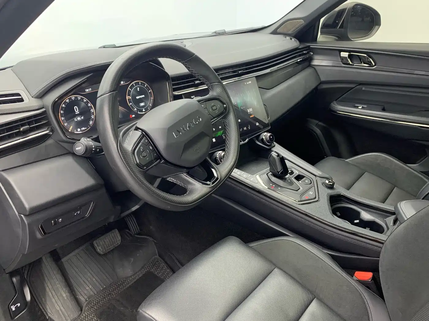 Lynk & Co 01 2021 2.0TD AWD Halo Sport фото 14