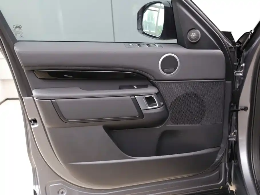 Land Rover Discovery 2024 2024 Model 300PS S