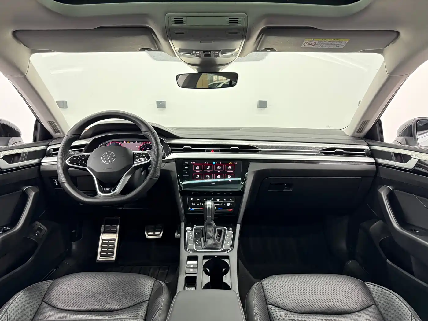 Volkswagen FAW-Volkswagen CC 2023 380TSI Eye-catching Edition фото 11