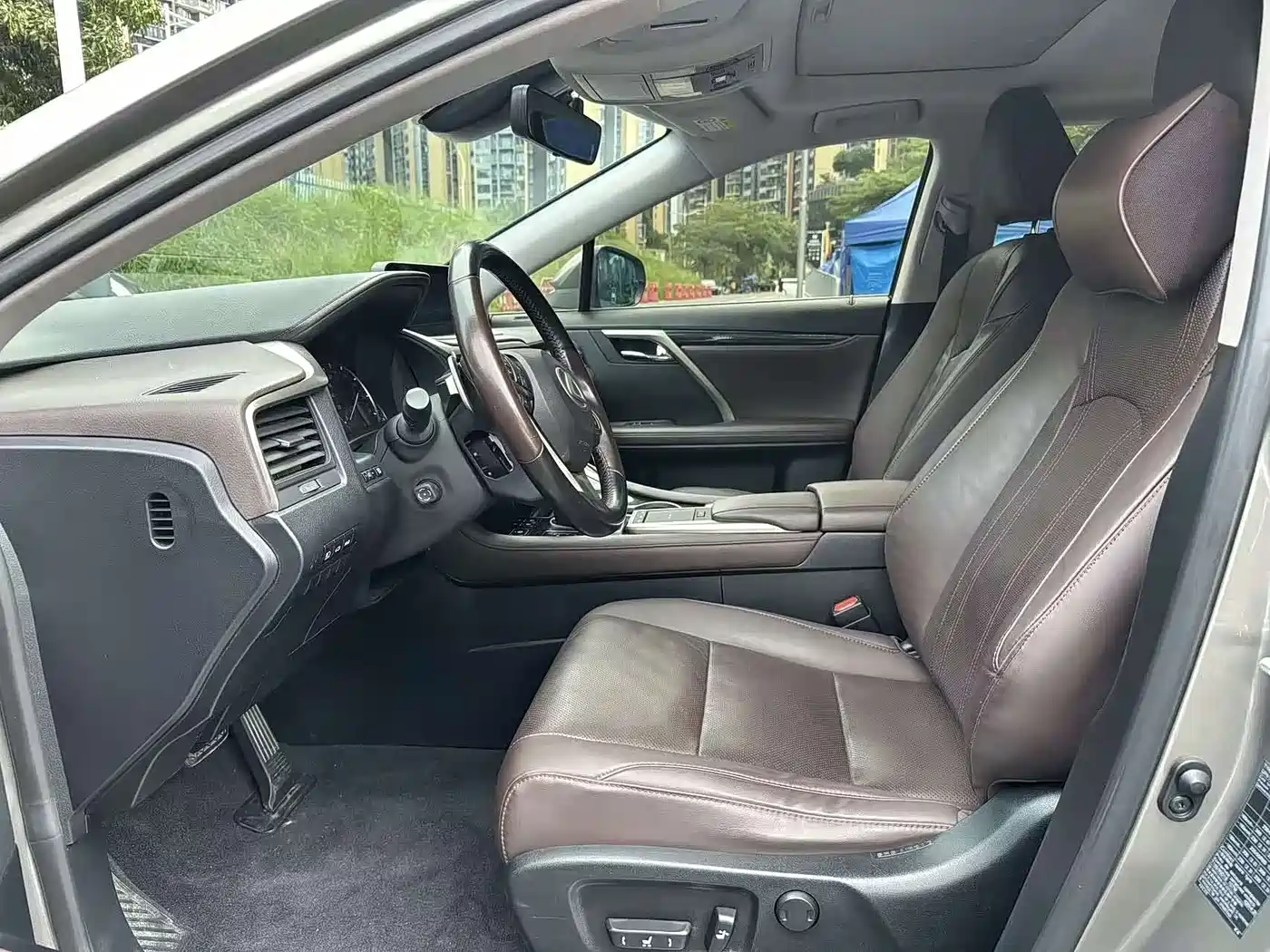 Фото 4 - Lexus RX