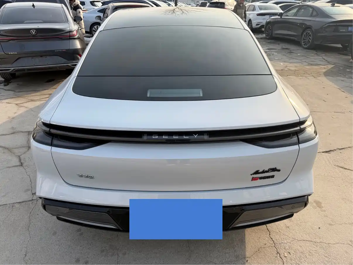 GEELY GALAXY GALAXY E8