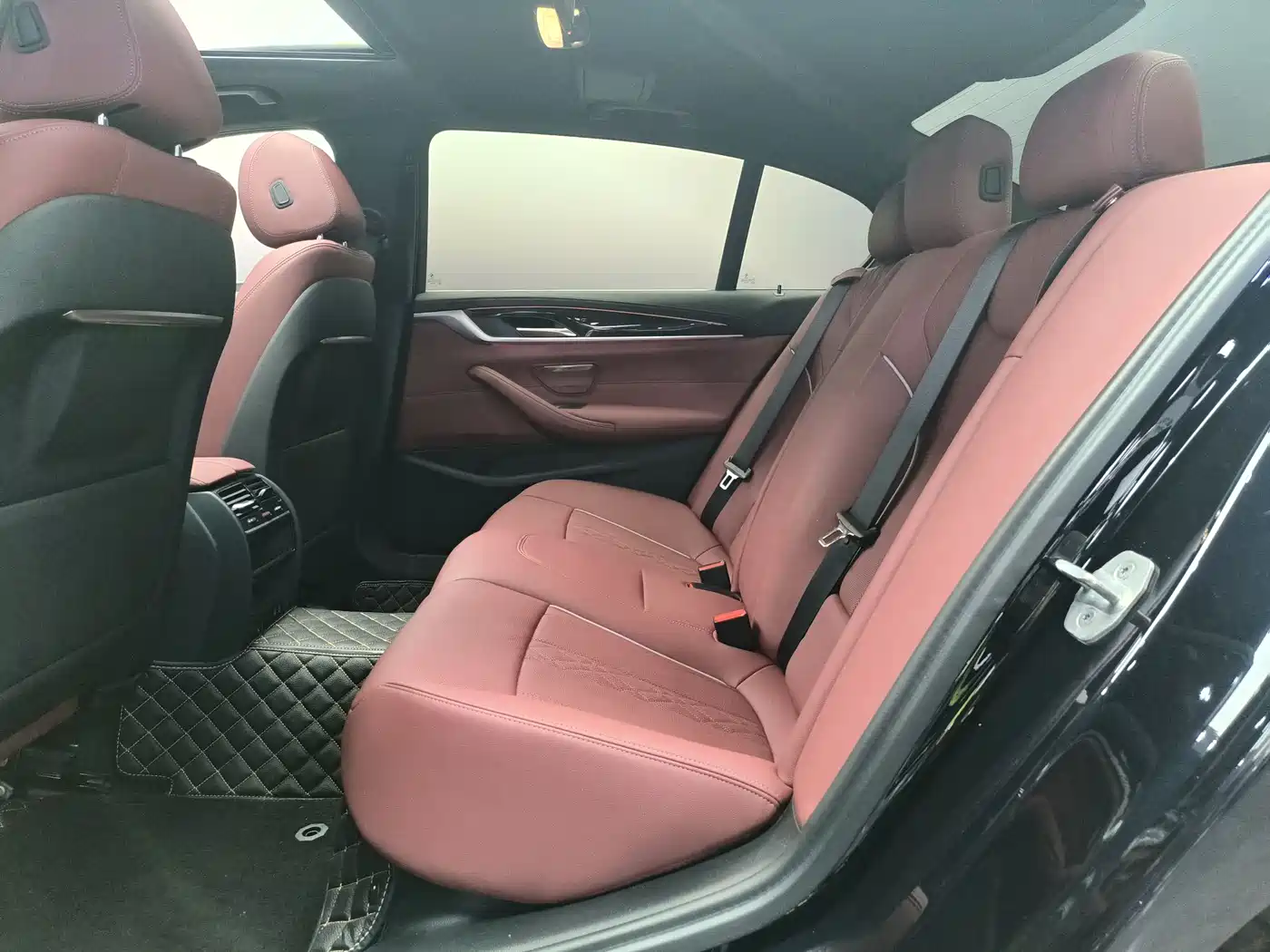 BMW 5 Series 2022 Model Second Facelift 525Li M Sport Package фото 6