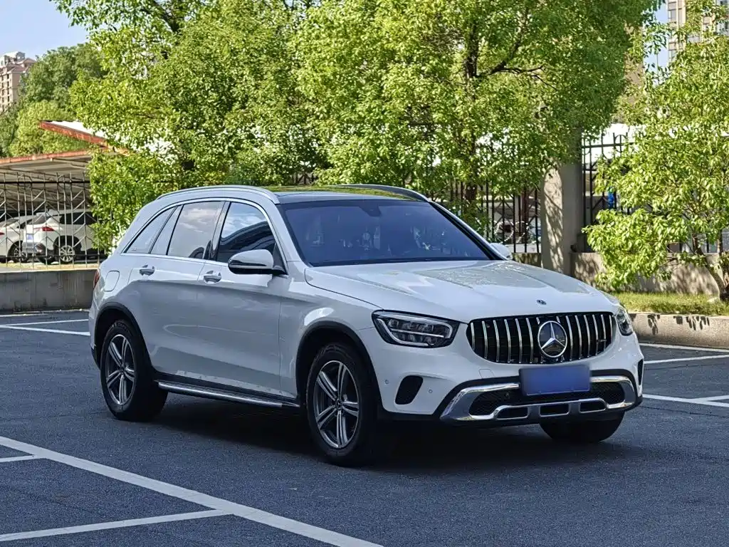 MERCEDES-BENZ GLC