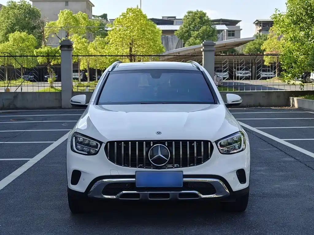 MERCEDES-BENZ GLC