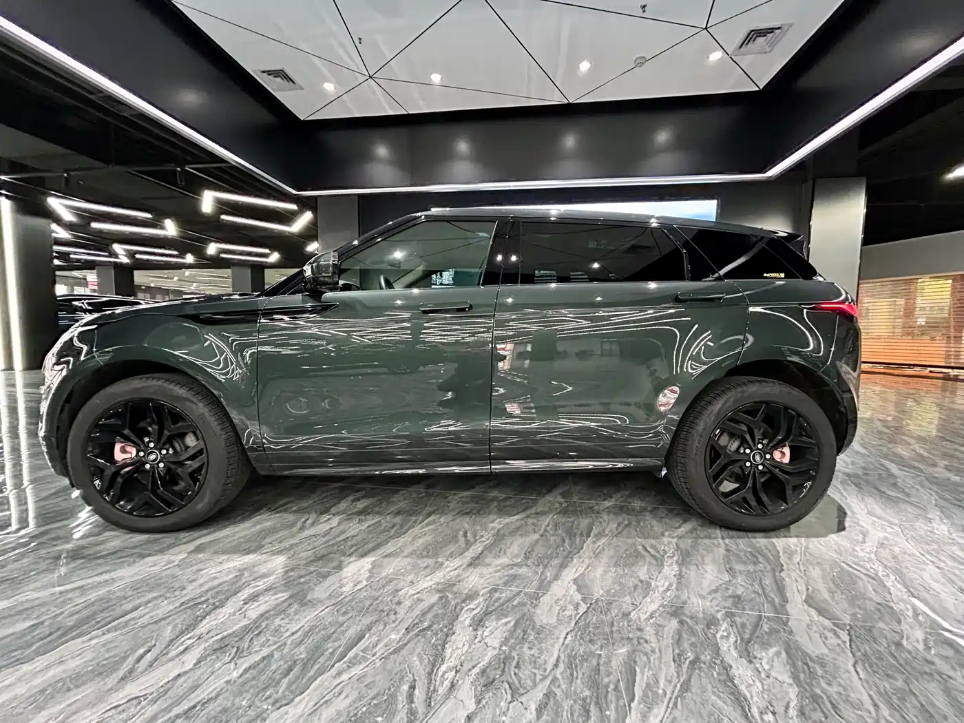 Land Rover Range Rover Evoque 2022 Range Rover Evoque L 249PS R-Dynamic Luxury Edition фото 8