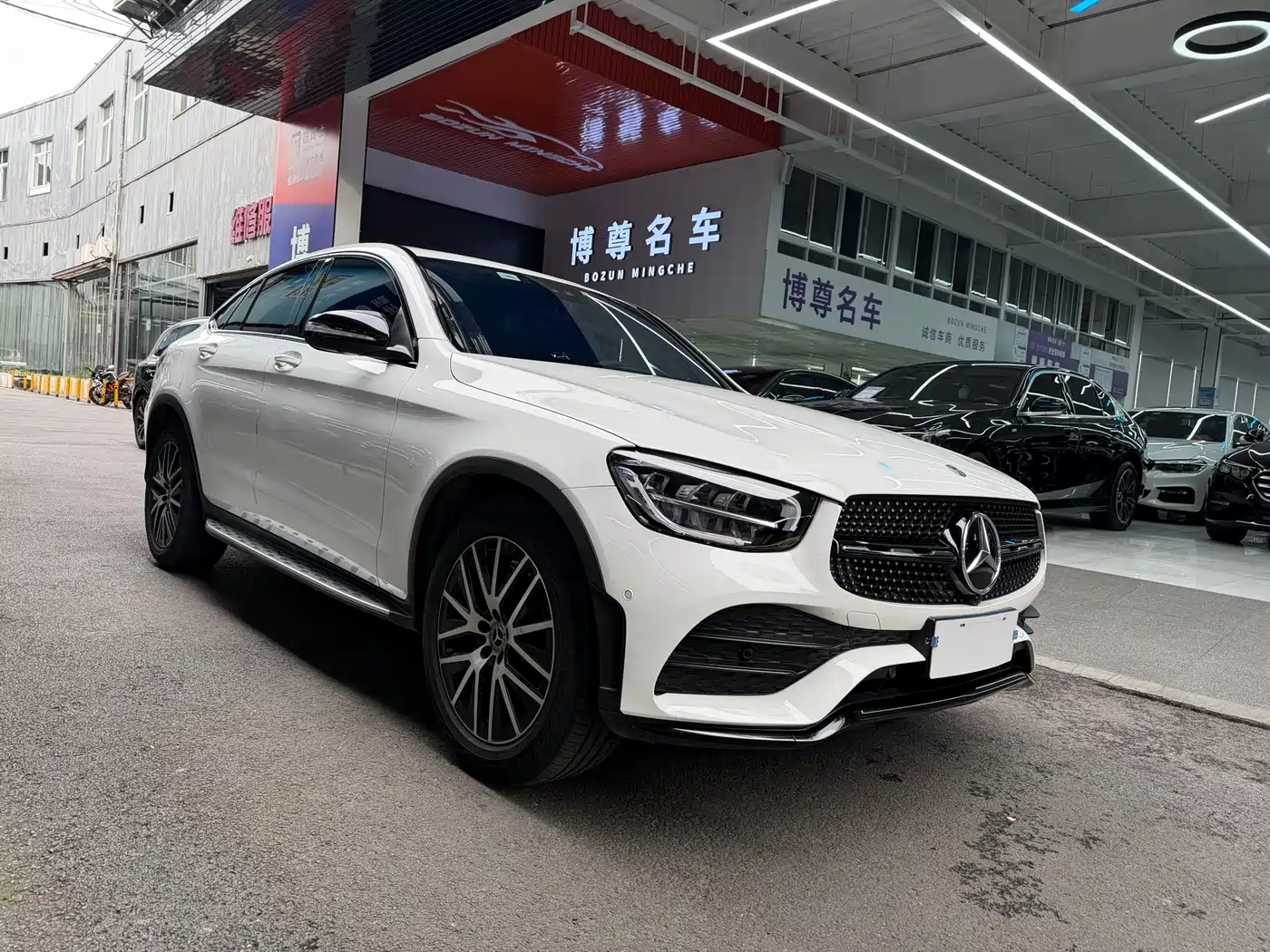Mercedes-Benz GLC Coupe 2020 GLC 300 4MATIC Coupe SUV фото 3