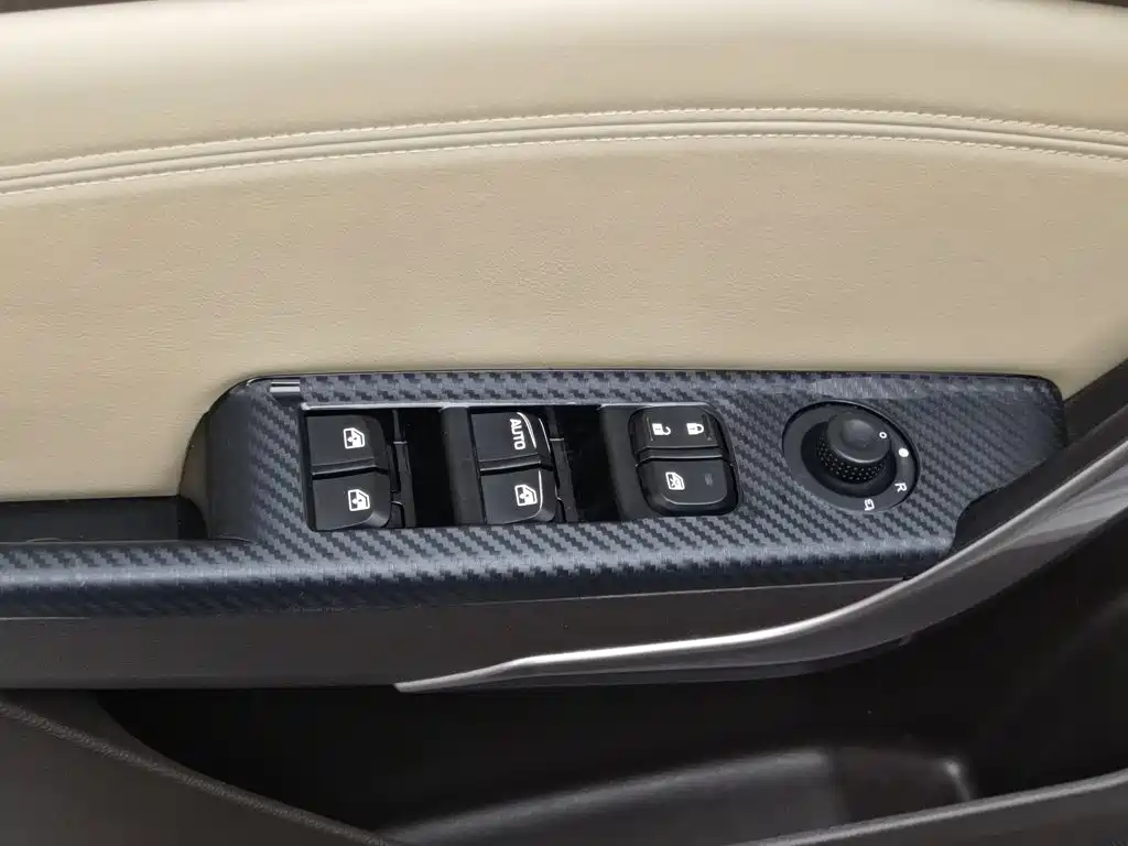 Фото 9 - Baojun 310W