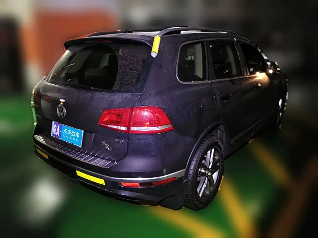 Фото 2 - Volkswagen Touareg