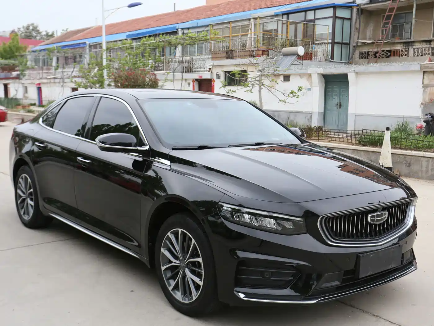 Фото 3 - Geely Preface