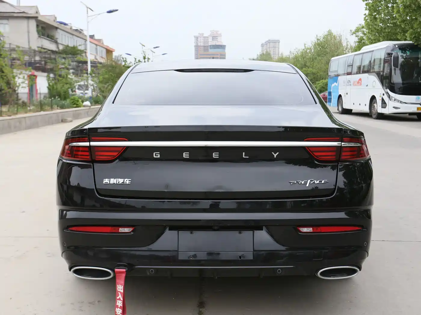 Фото 4 - Geely Preface