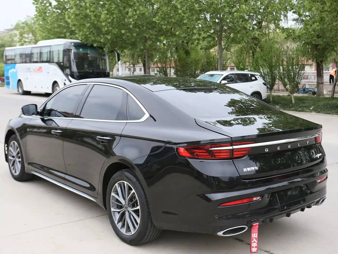 Фото 6 - Geely Preface