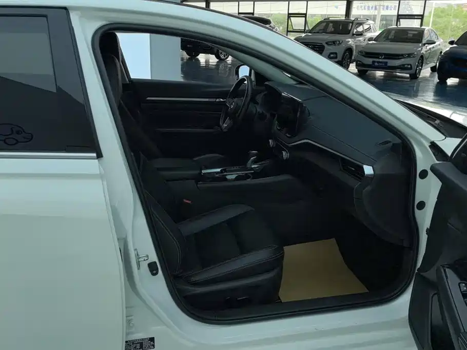 Фото 8 - Nissan Teana