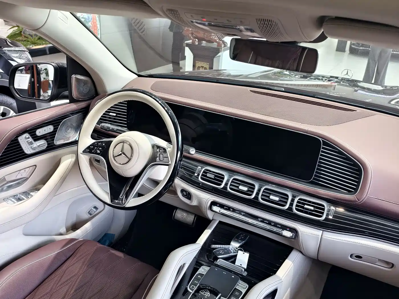 Mercedes-Benz GLS 2026 GLS 450 4MATIC Luxury фото 10