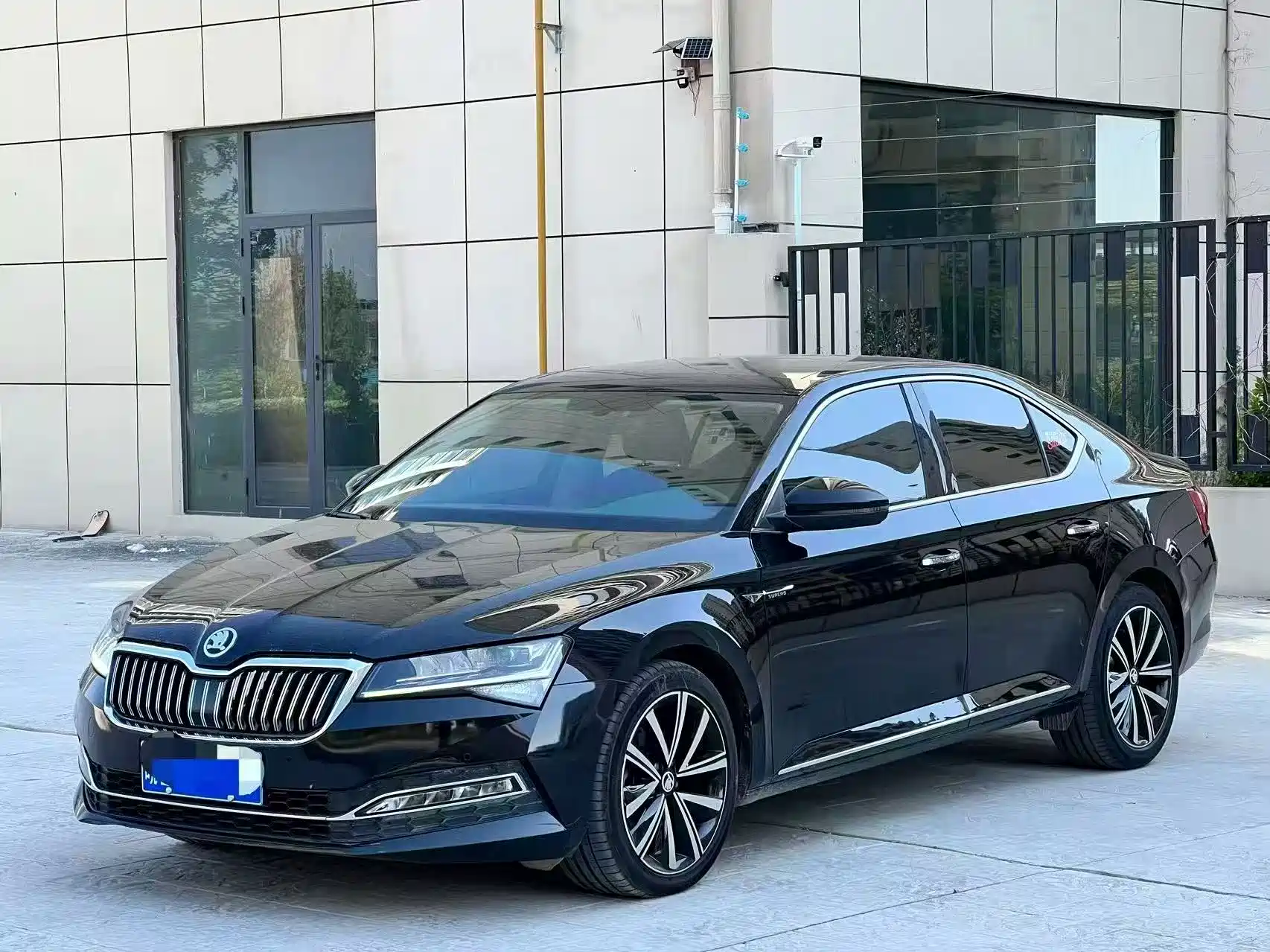 صورة 3 - Škoda Superb