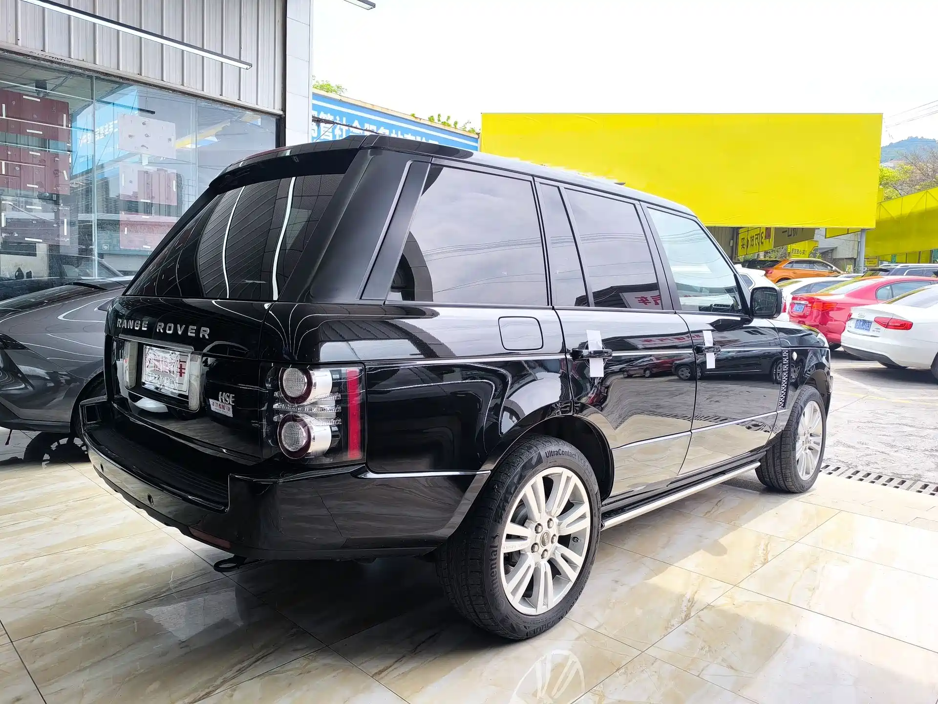 Photo 11 - Land Rover Range Rover