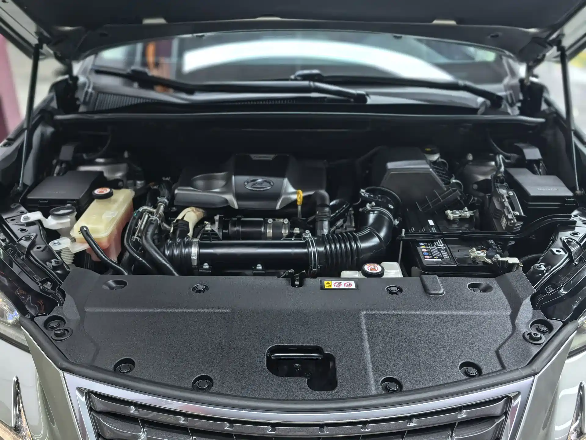 Фото 36 - Lexus NX