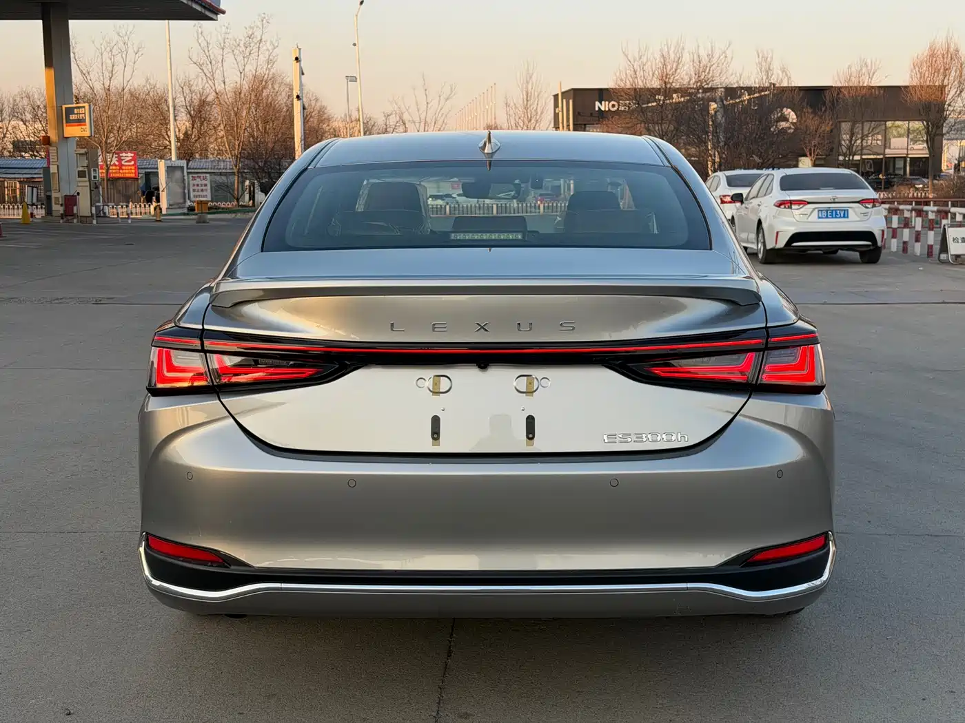 Lexus ES 2025 300h Ultimate Edition фото 7