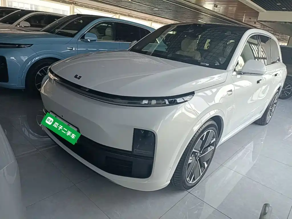 Li Auto L8 2025